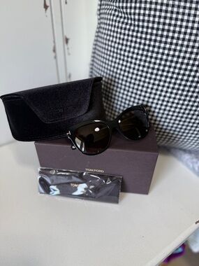 Tom Ford Black Oversized Sunglasses TF 110 Made in Italy | Full Set